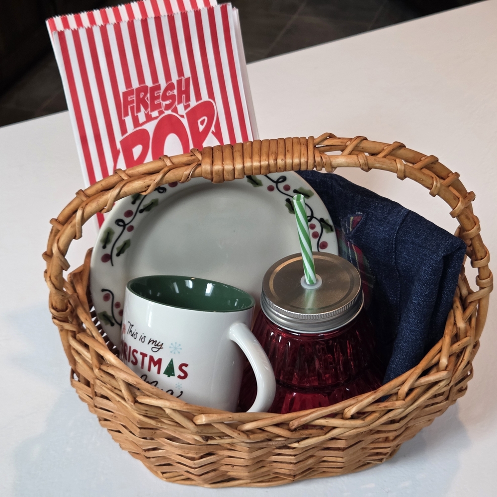 🎁🌲❤️⭐🎁 Wicker Basket Bundle with Christmas Movie Night Mug and More